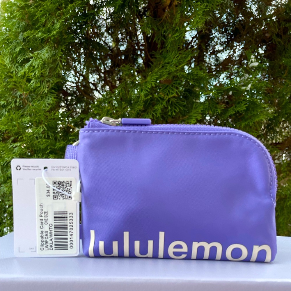 NWT!💜💜 LULULEMON CLIPPABLE CARD POUCH-DARK LAVENDER/WHITE OPAL!